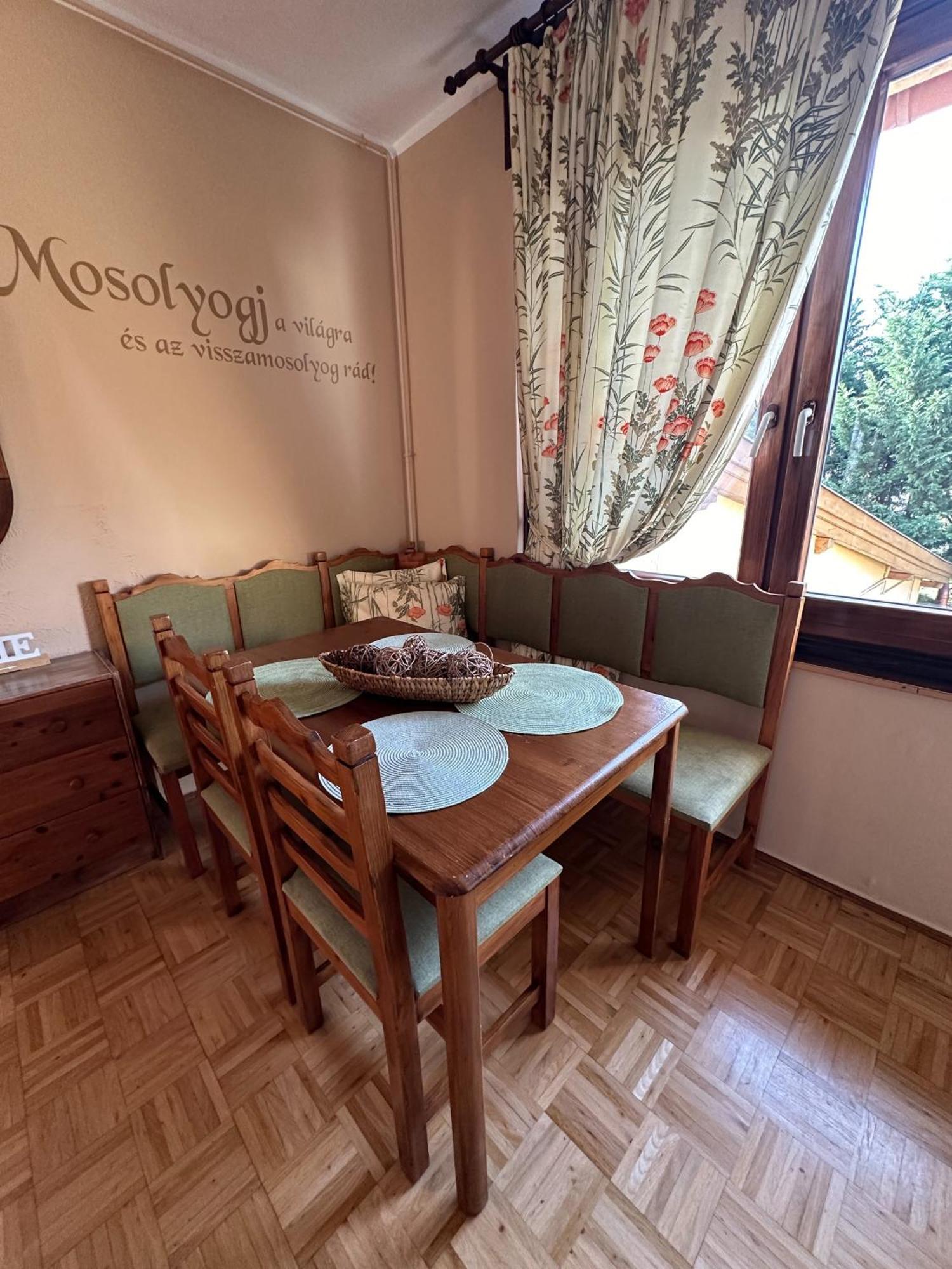 Rozsa Apartman 2 Alsoors Phòng bức ảnh